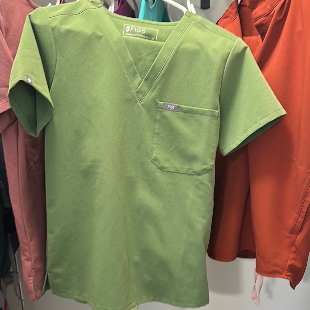 FIGS Fern Catarina V-Neck Scrub Top sz XS